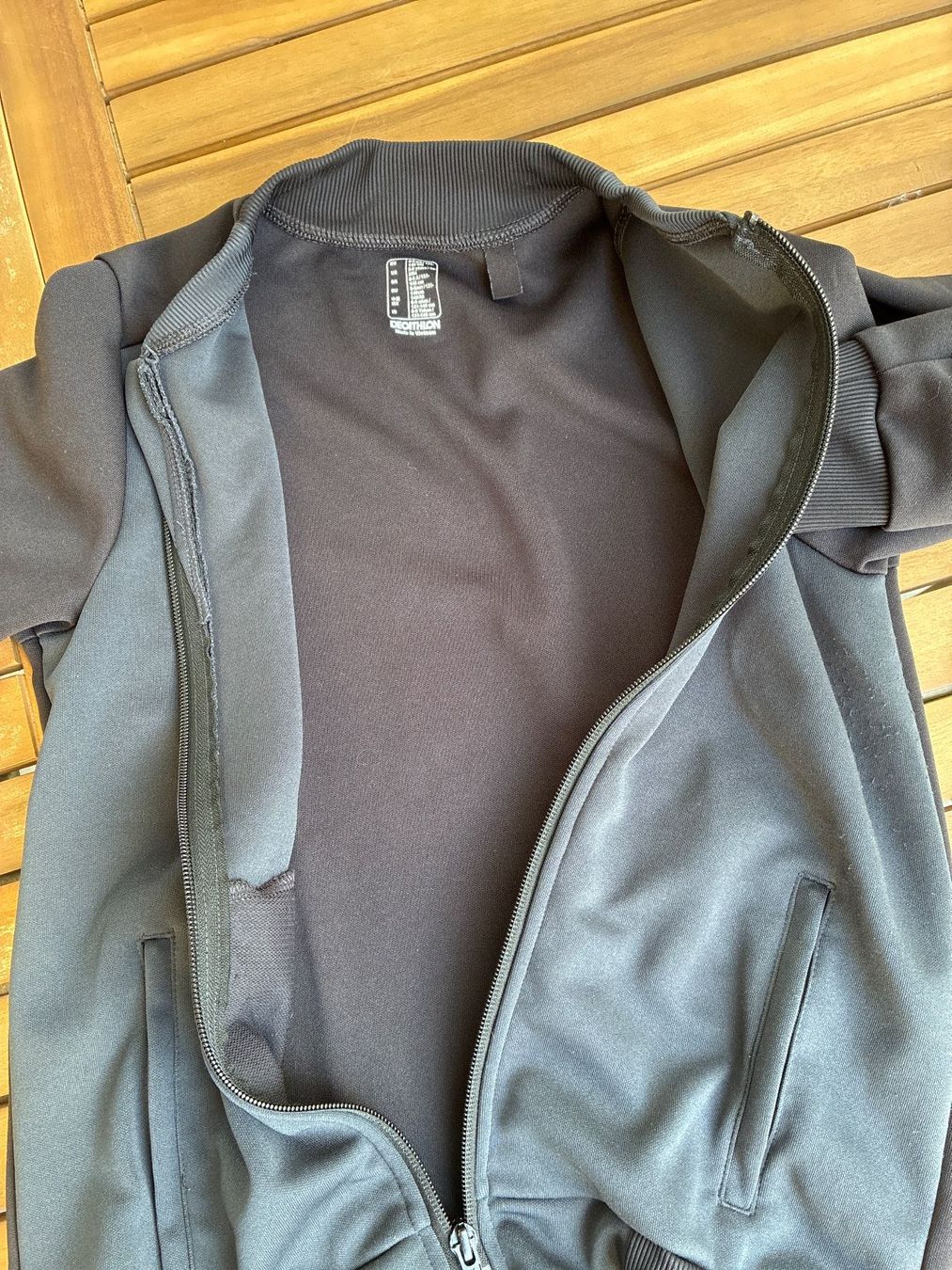 Jacken: Trainerjacke von Kipsta, Gr. 140, schwarz – Gebraucht aus Guntershausen von Gloominati 3
