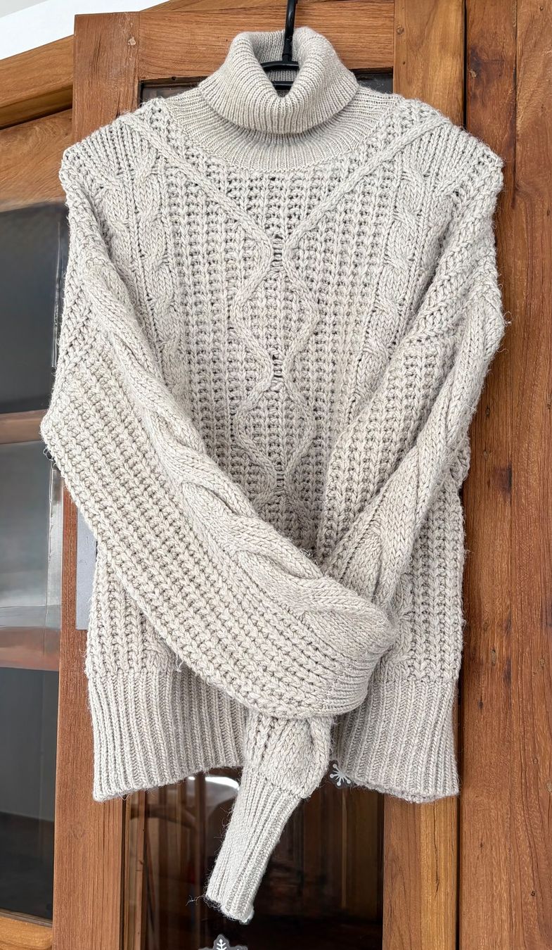 Maglioni & Felpe: Pullover weit Zopfmuster Strick Rollkragen Gr.S/M – Usato da Siblingen venduto da Vany_McDougall 1