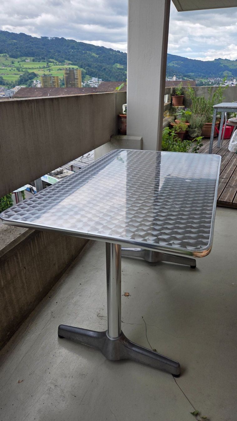 Tavoli: Balkontisch – Usato da Luzern venduto da Dotryit