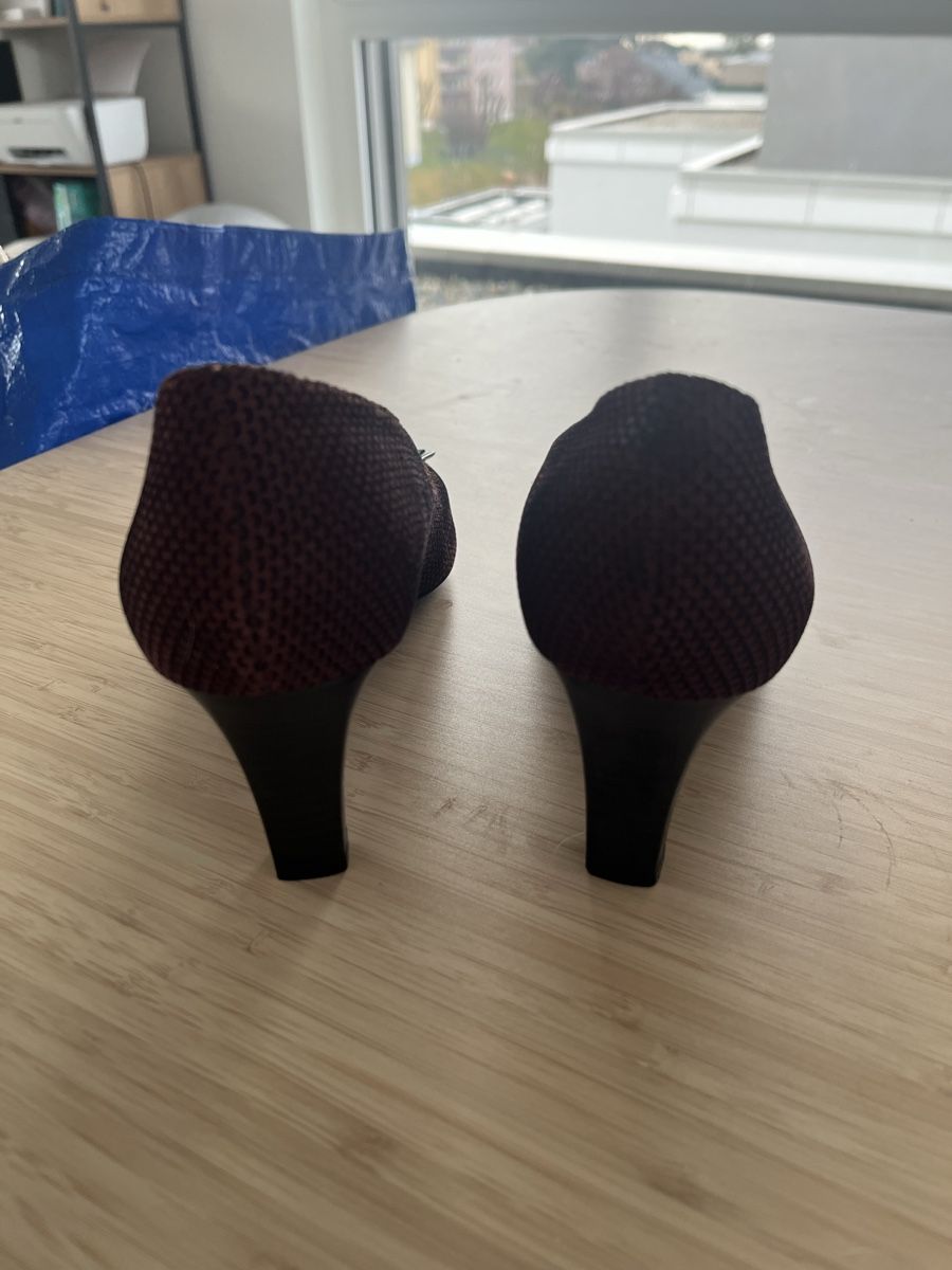 Kaiser Scarpe da donna: Peter Kaiser Escarpins Bordeaux t. 39.5 – Nuovo (secondo la descrizione) da Cossonay-Ville venduto da Venusa09 1