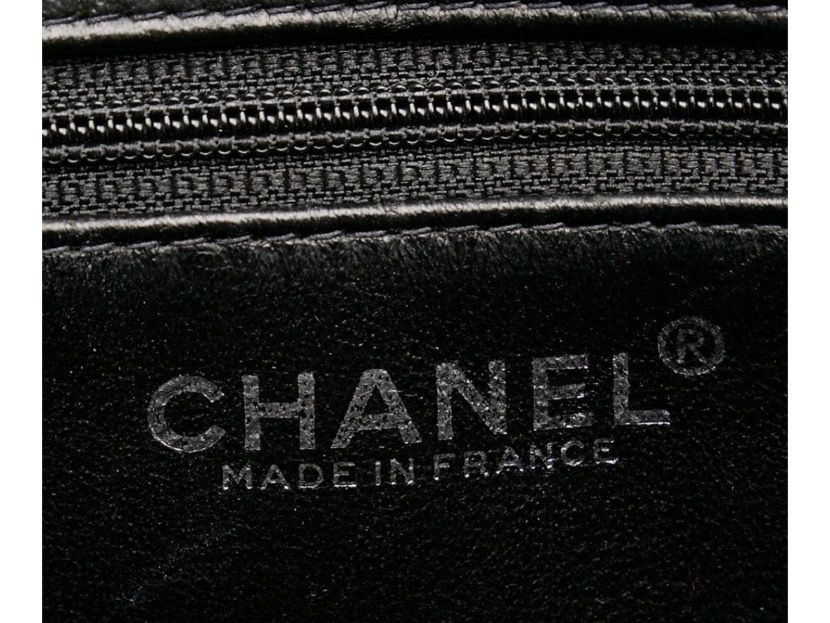 Chanel Taschen für Damen: Vintage Chanel Medaillon tote black – Gebraucht aus Zürich von ThBaem 3