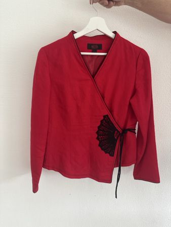 Rote Sommer Jacke mit Spitze Grösse L, Top Zustand!