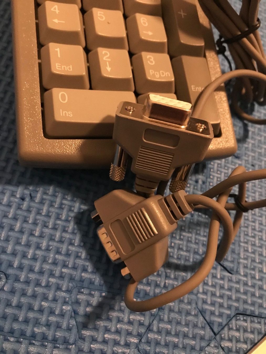 Tastiere: Genovation Inc Parallel and Serial Port and GenCalc – Usato da Gossau SG venduto da schlitzerdemon 2