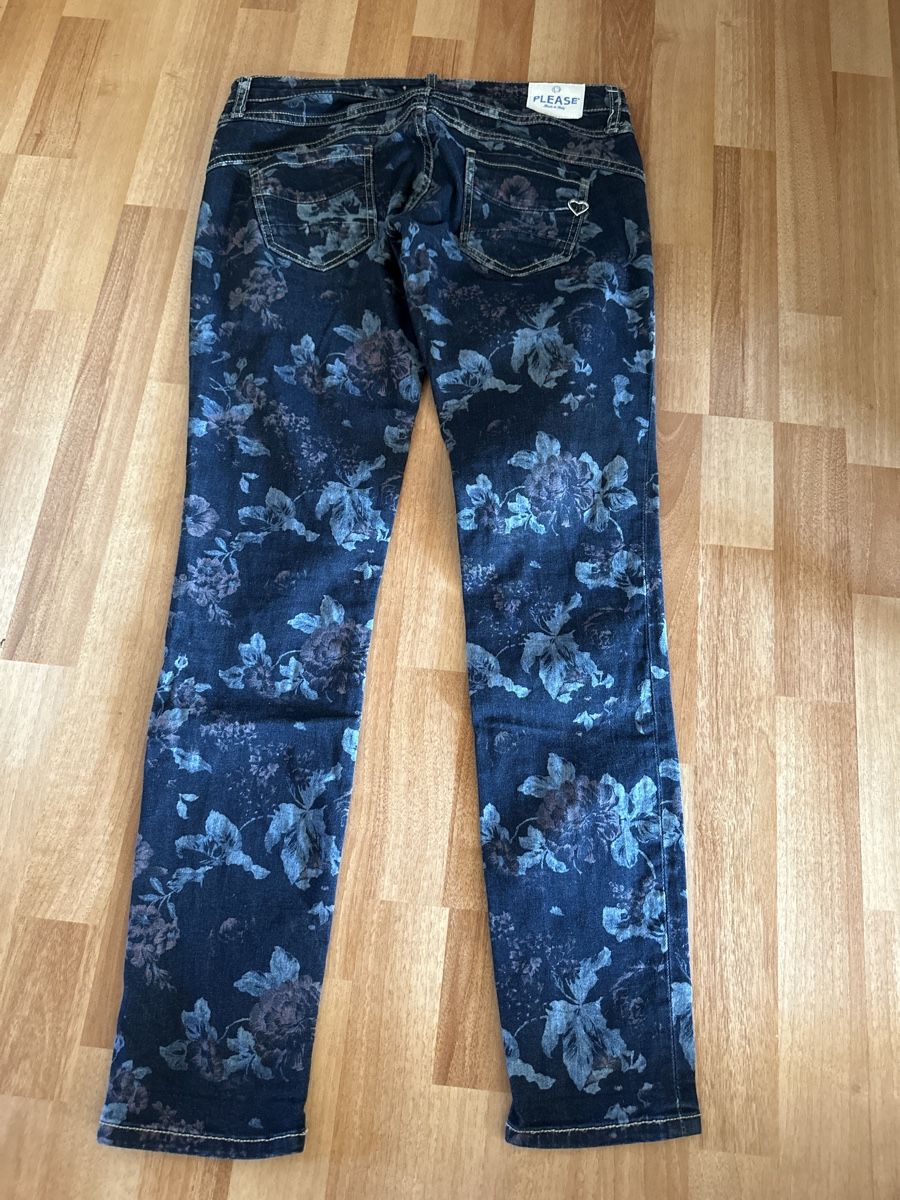 Please Jeans Jeans: Please Jeans, Blumenmuster, Grösse L, einf. Bundweite 40 cm – Usato da Wald AR venduto da Jakusi95 1