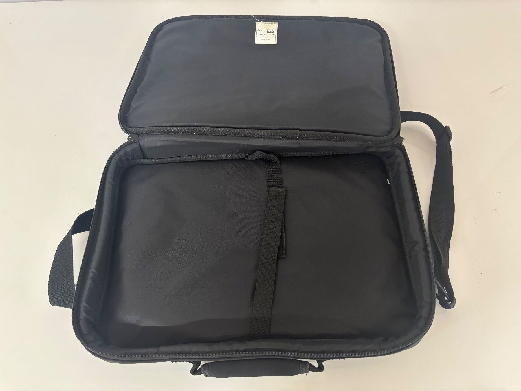 Koffer & Taschen: Laptoptasche schwarz – Gebraucht aus Wettingen von Wendemarket 2
