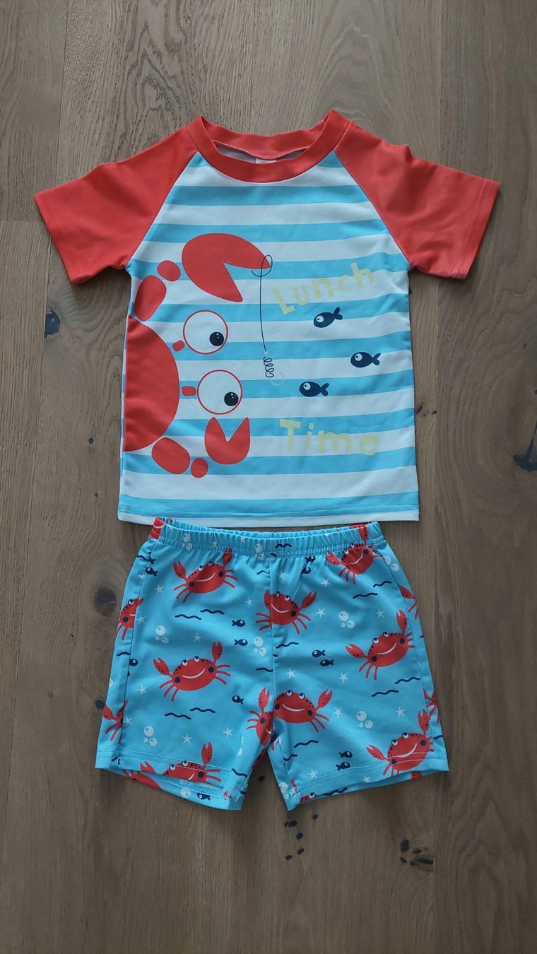 Costumi da bagno: Schwimm-Badeanzug Gr. 98/100 – Usato da Uetikon am See venduto da sahra777