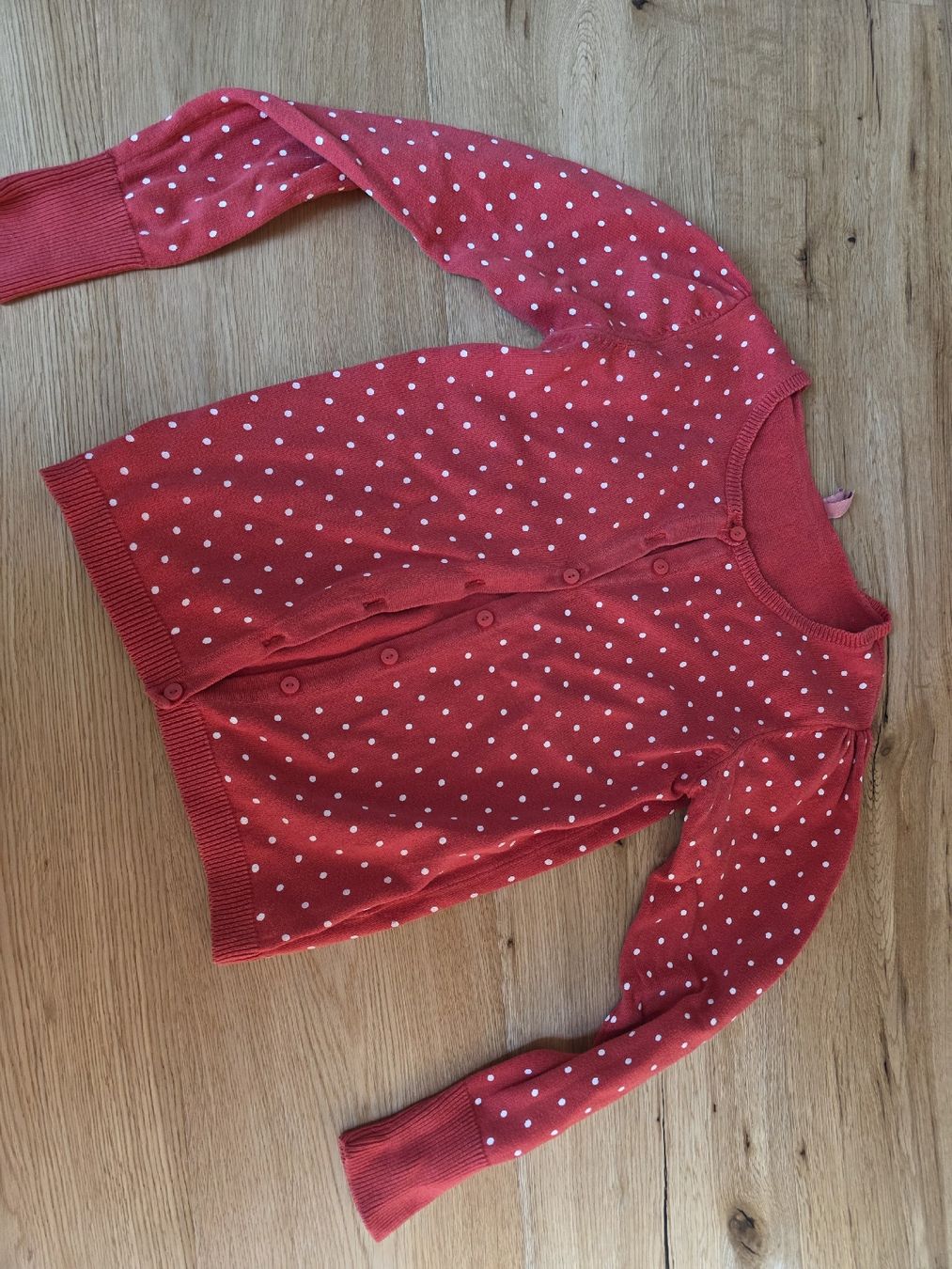 Maglioni & Felpe: Rote Strickjacke mit Pünktchen, Grösse 122/128 Top – Usato da Toffen venduto da ver_x68f