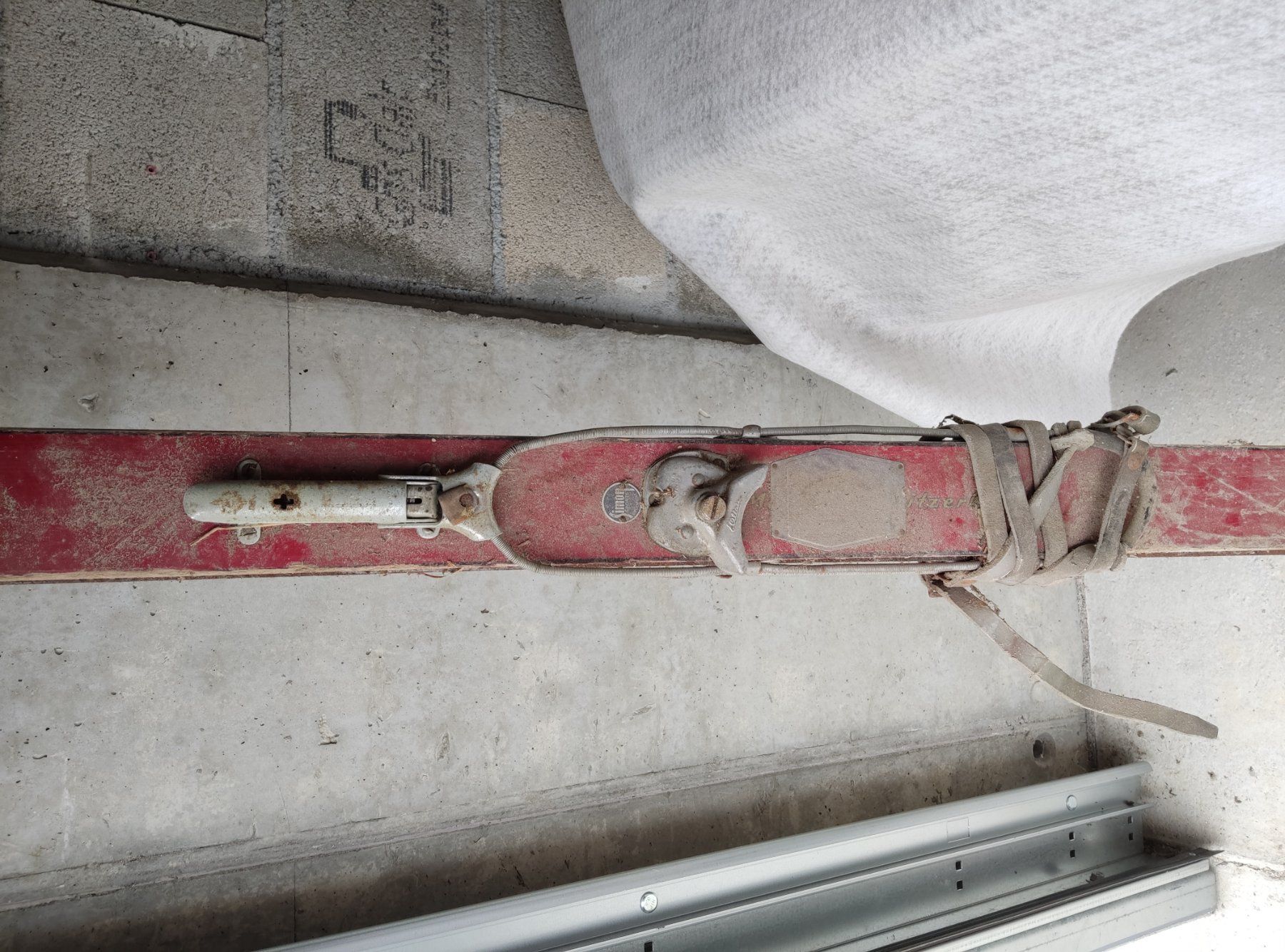 Skis: Ancienne paire de skis – Gebraucht aus Vicques von prairie0809