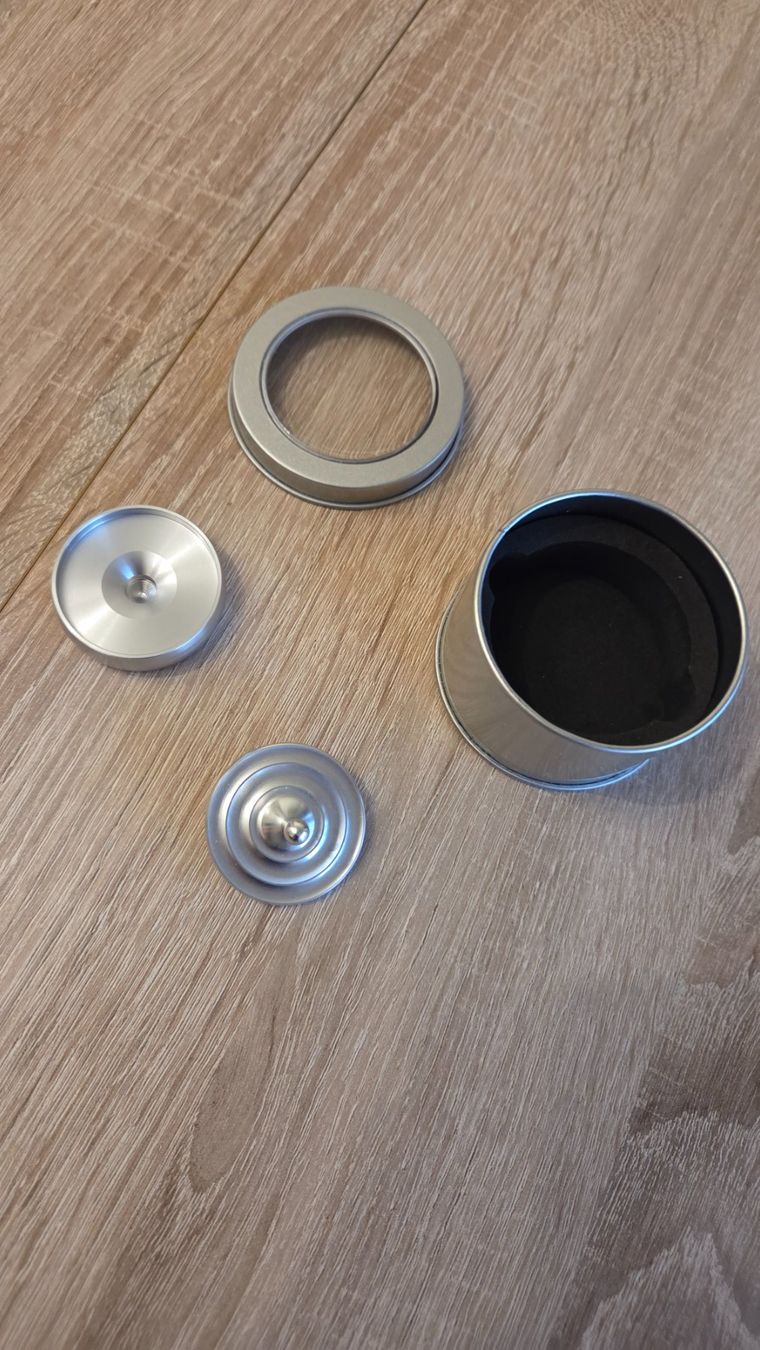 Giocattoli: Edles Kreisel-Set Metall, mit Dose, neuwertig, TOP Gesche... – Usato da Adlikon b.Regensdf venduto da ChriZ86