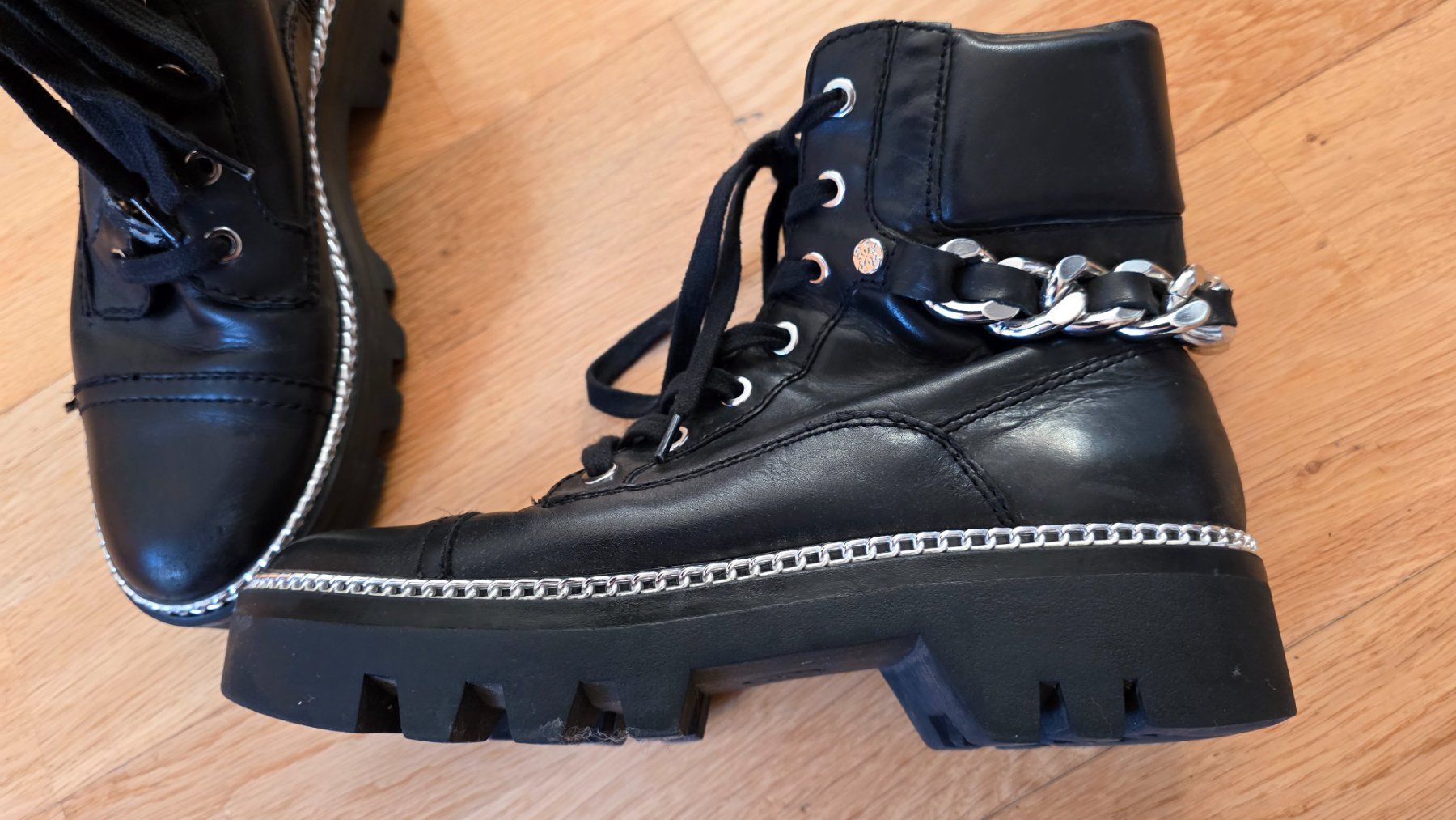 Guess Damenschuhe: stylische Boots von Guess – Gebraucht aus Dübendorf von Jolenia 3