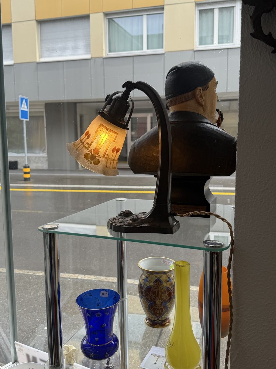 Lampade: Jugendstil Tischlampe mit dekorativem Glasschirm  – Usato da Andermatt venduto da Diadiusdiana 1