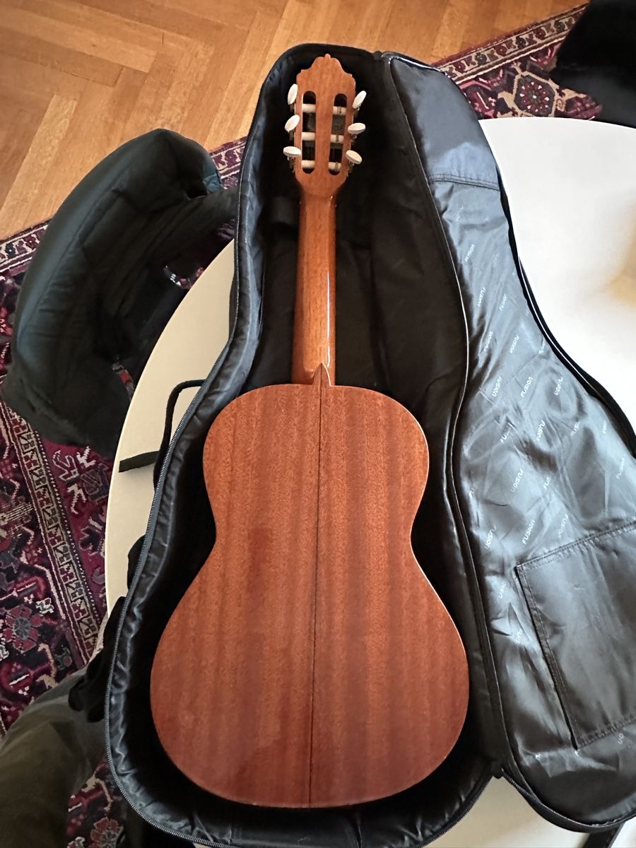 Strumenti musicali: Esteve Classical Guitar 3ST53 530mm with Case – Usato da Renens VD venduto da gio_8pzv 1