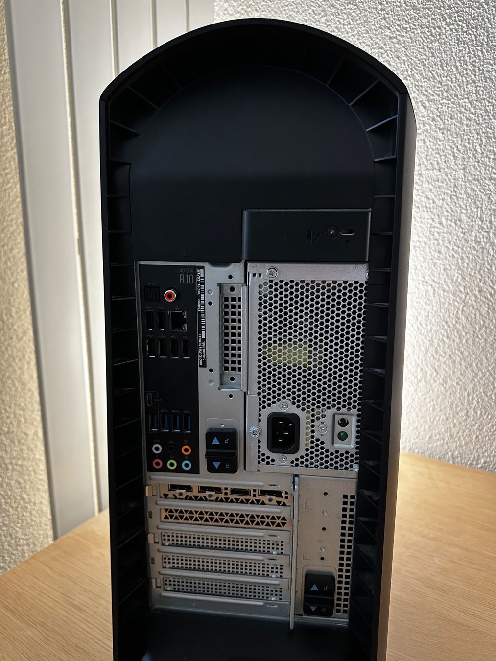 Alienware PC: Alienware Aurora R10 – Usato da Baar venduto da Pizzaconnection 1