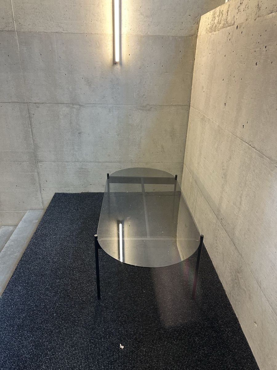 Tavoli: Stylish Circular Glass Table - ZARA HOME – Usato da Meilen venduto da M_71 1