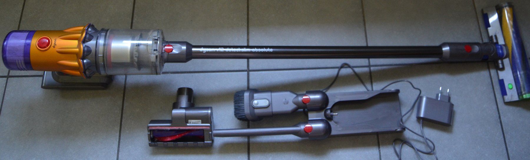 Dyson Aspirapolveri & Accessori: Dyson V12 detect slim absolute Staubsauger / aspirateur – Usato da Collonges venduto da arashee 1