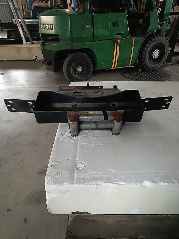 Tutti i ricambio: Ford Ranger windenplatte – Usato da Arnegg venduto da icetec 1