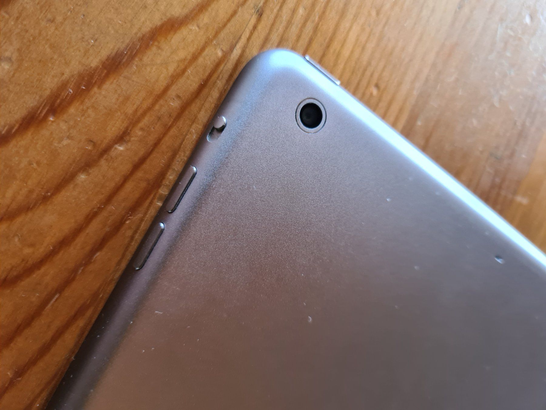 Apple Tablet PC: Apple iPad Air 32 GB Model A1474 – Usato da Escholzmatt venduto da FuyuIgloo 3