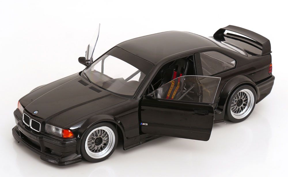 BMW Modellini d'auto: BMW M3 E36 GTR PLAIN BODY BLACK 1:18 WERK83 – Nuovo e nell'imballaggio originale da Suhr venduto da Moebelsiralfred 2