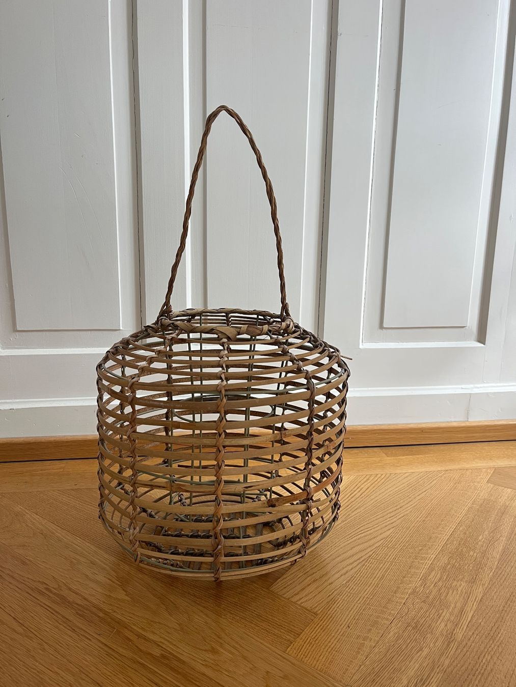 Lanterne: Rattan Laterne mit Griff – Usato da Zürich venduto da bretxo