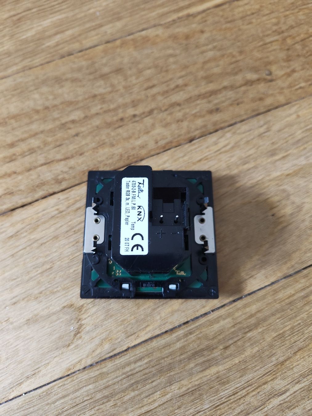 Elektronikbauteile: Diverse KNX Geräte – Gebraucht aus Basel von mar_x2m6 7