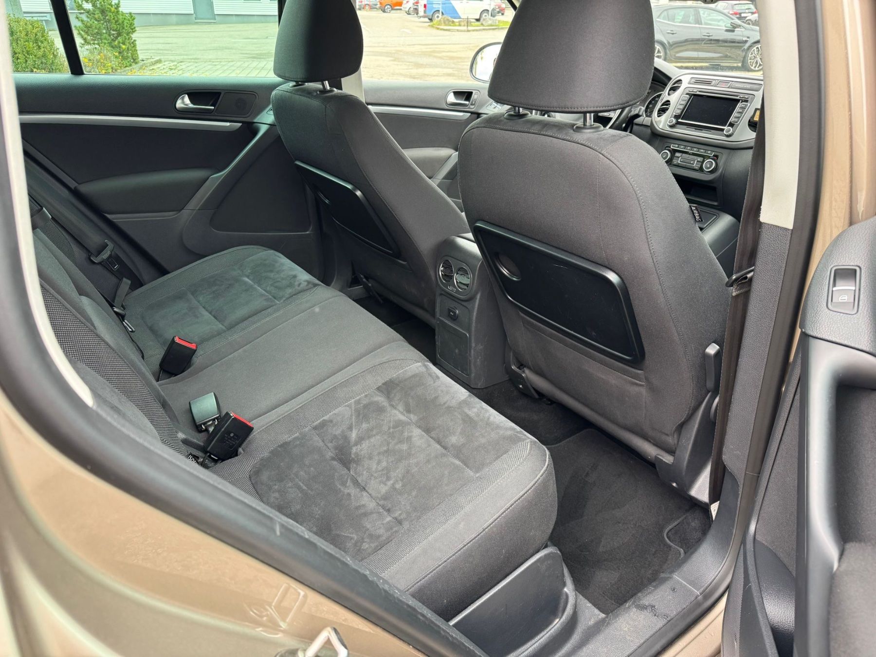 VW Automobili: VW Tiguan 2.0 TSI 4Motion – Usato da Gossau SG venduto da Nez-lim 7