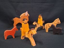 Vintage Holz-Pferdchen mit 2  Männchen