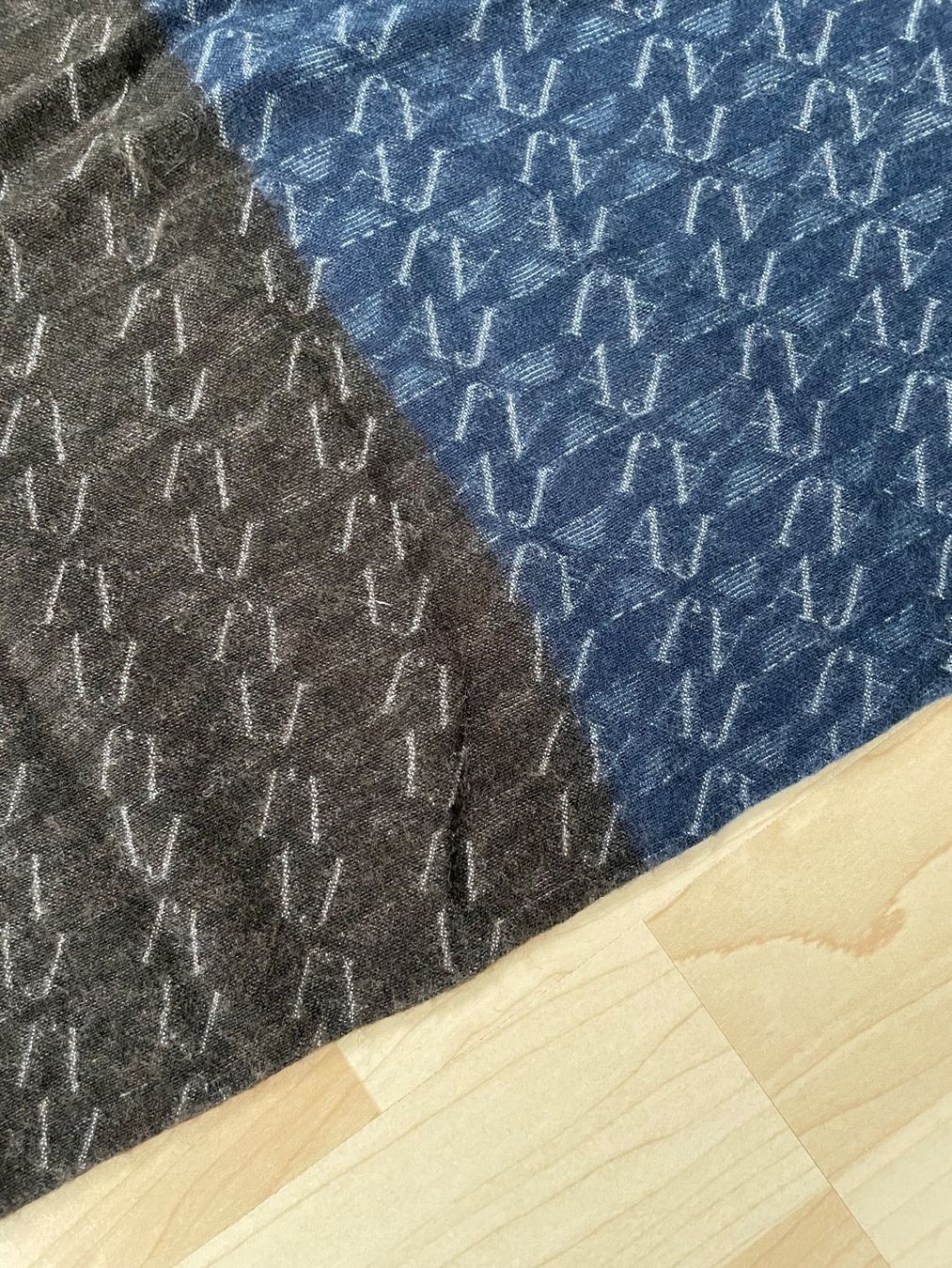 Armani Foulards, Tücher & Schals: Armani Jeans Schal – Gebraucht aus Kaltbrunn von 123superman 1