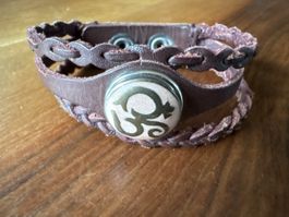 Lederarmband braun geflochten mit Om-Symbol gebrauchter Zust