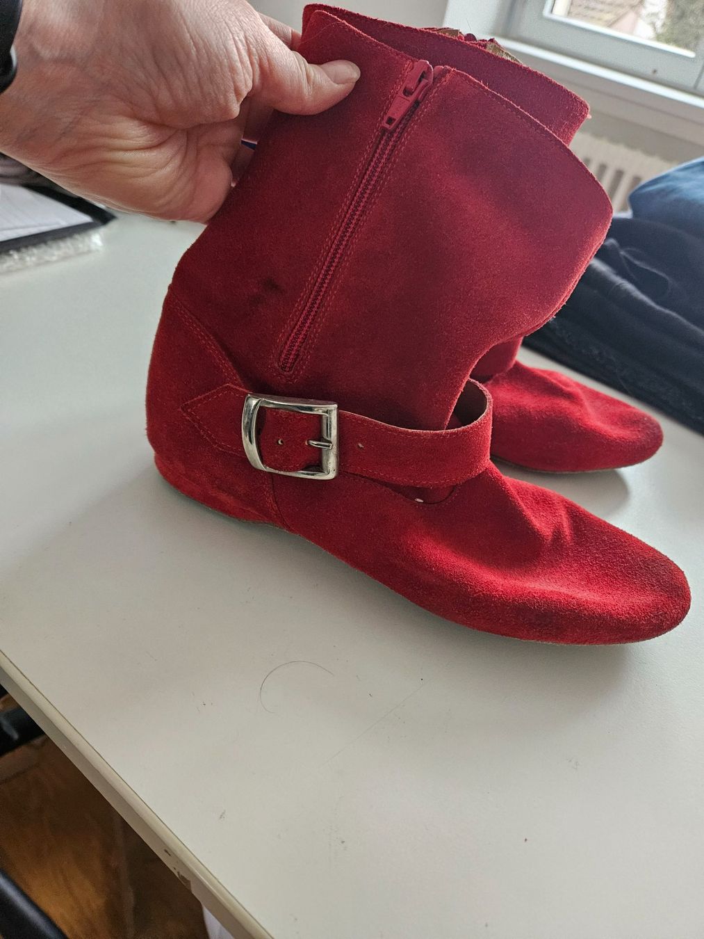 Chaussures femmes: Tanzstiefel rot, Gr.38 – D'occasion à Schaffhausen par sabrina915