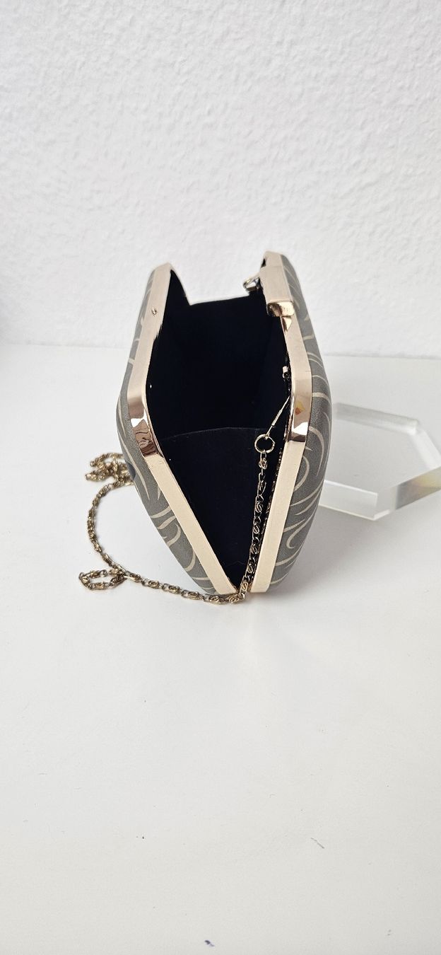 Borse da donna: DOGO Katzen Clutch - veganes Leder – Usato da Dättwil AG venduto da son_x2fq 7