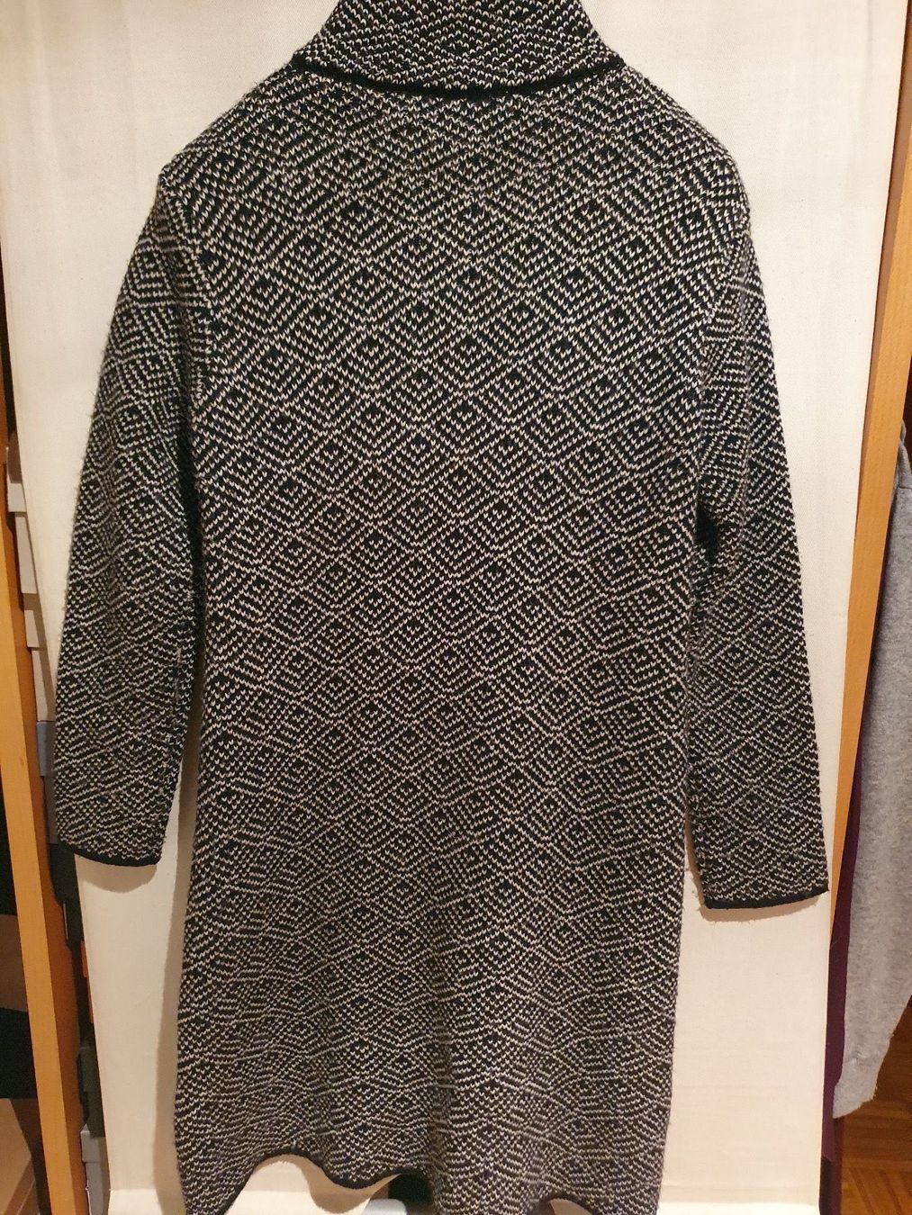 Cappotti: Cappottino in maglia bianco e nero – Usato da Davesco-Soragno venduto da dvf_7h6d 2
