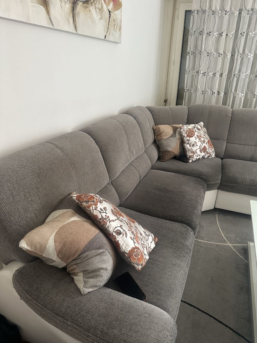 Sofas: Grosse Ecksofa-Garnitur zu verkaufen – D'occasion à Aesch BL par fjo_9265 2