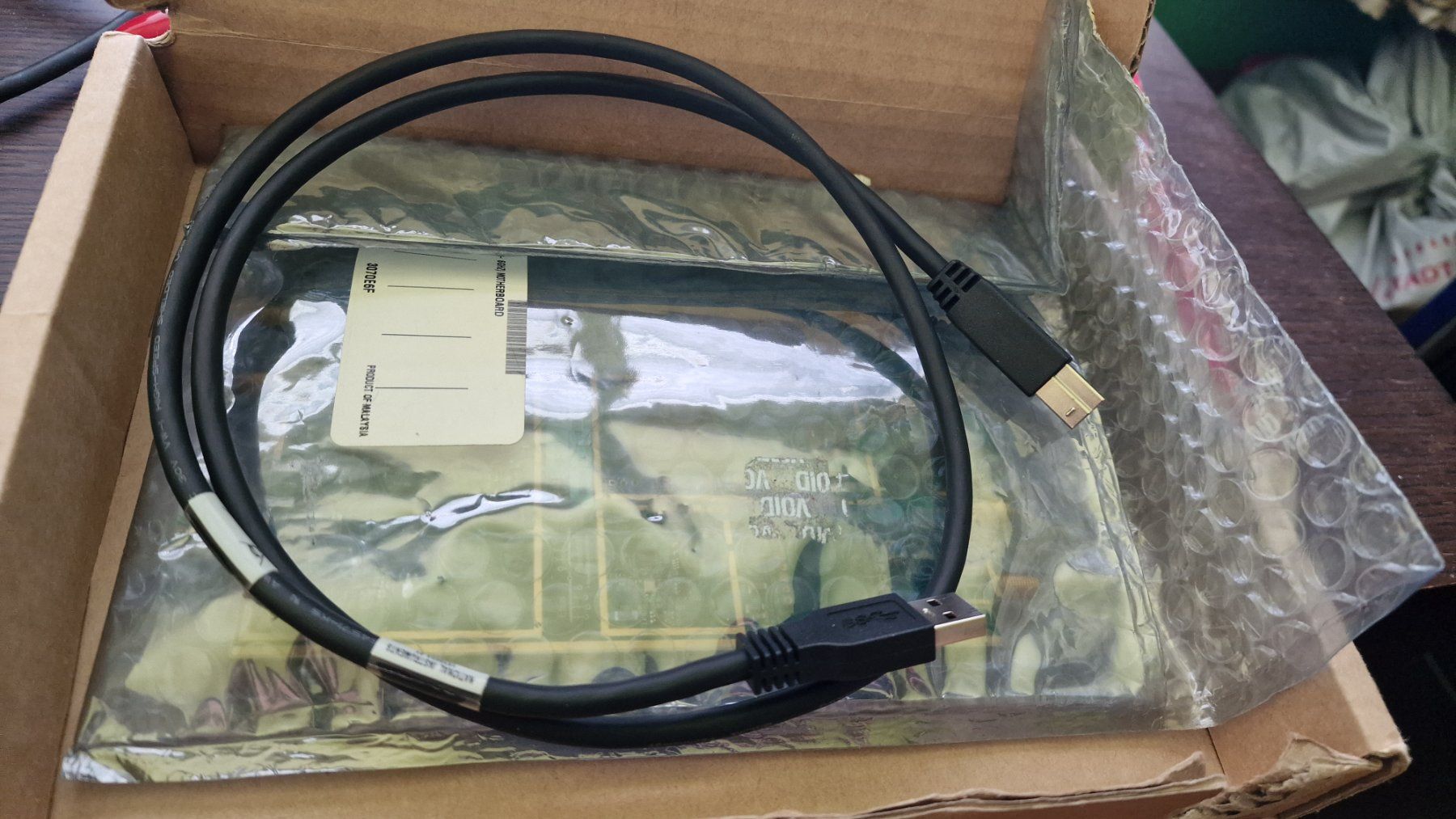 Composants électroniques: USRP B200 ETTUS – D'occasion à Dättwil AG par kovalam2000 1
