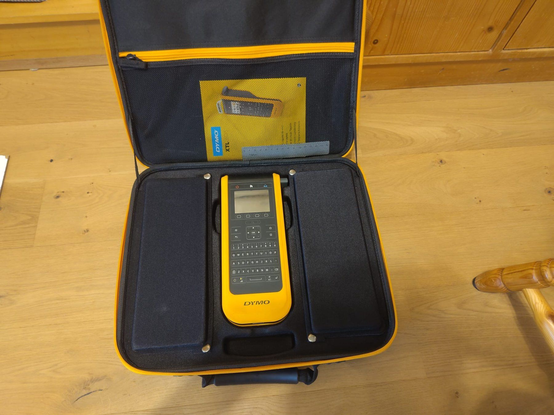 Dymo Drucker: Dymo XTL 300 24 mm Label Maker Kit – Defekt aus Aarau Rohr von Scahaffi