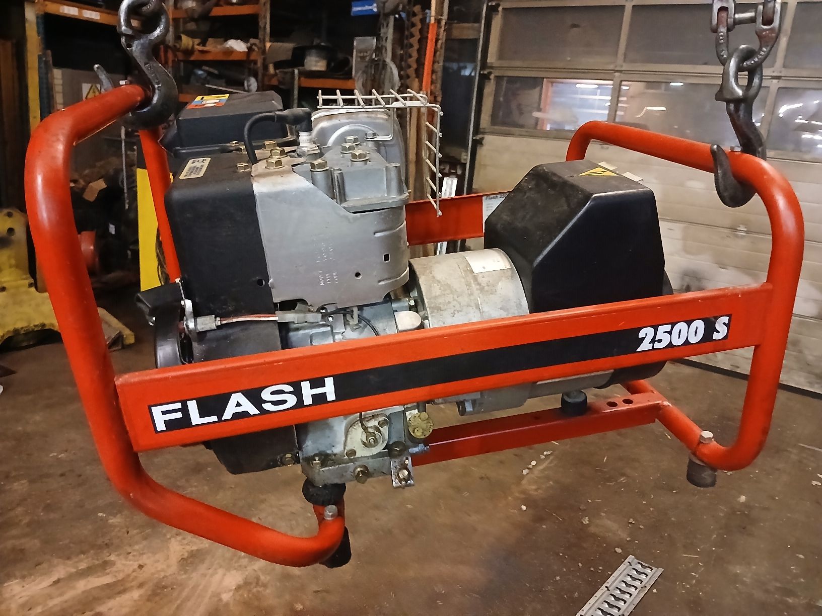 Generatori di corrente: Generator 230 Volt 9.7 A Briggs Stratton Motor – Usato da Gränichen venduto da Chregu1070