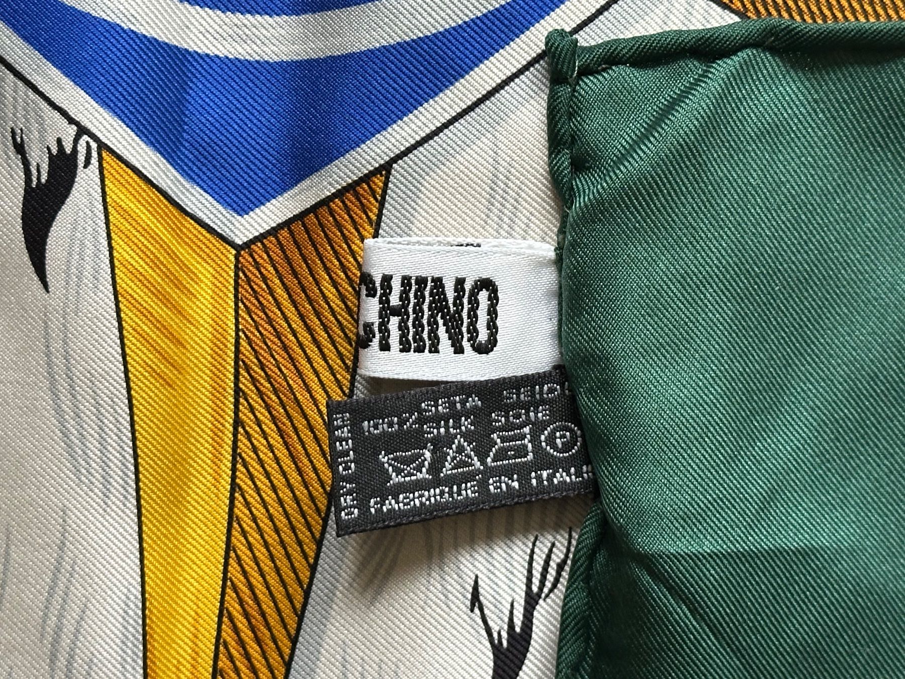 Moschino Foulards, Tücher & Schals: Seidenschal Moschino, ein ikonisches Stück Modegeschichte – Neu (gemäss Beschreibung) aus Bern von der_karl 5