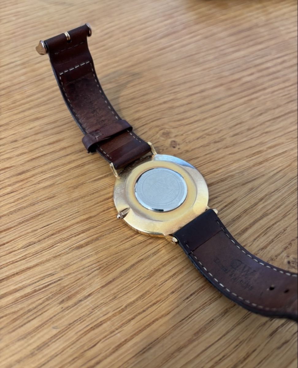 Daniel Wellington Orologi: Daniel Wellington Armbanduhr – Usato da Bern venduto da Zentro 2