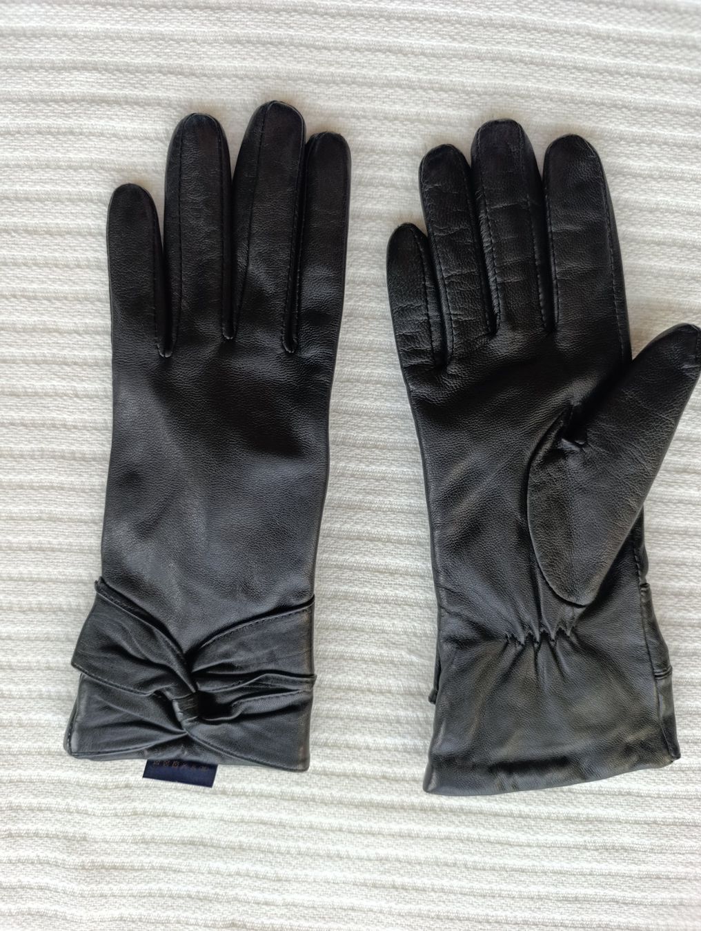 Handschuhe & Handstulpen: Damen Leder Handschuhe schwarz Gr 6.5 Neu – Gebraucht aus Zürich von mir_2kjl