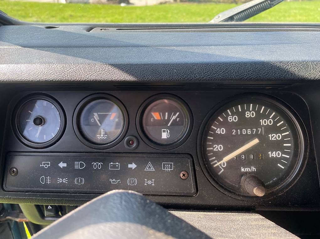 Automobili: Land Rover Defender 90 7 Sitze – Usato da Stallikon venduto da Nemberch2000 3