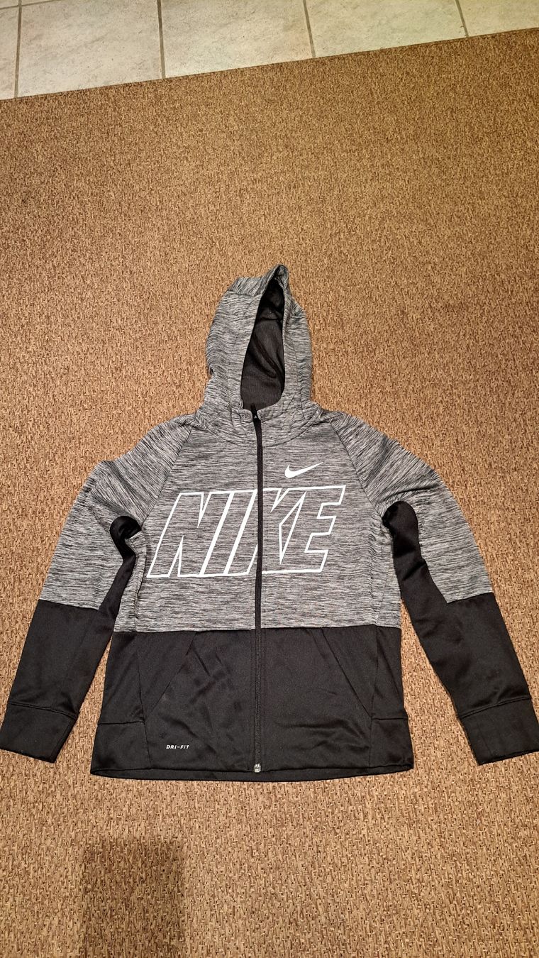 Nike Jacken & Mäntel: Nike Jäcken Gr. XS – Gebraucht aus Brunnen von joe_nl6c