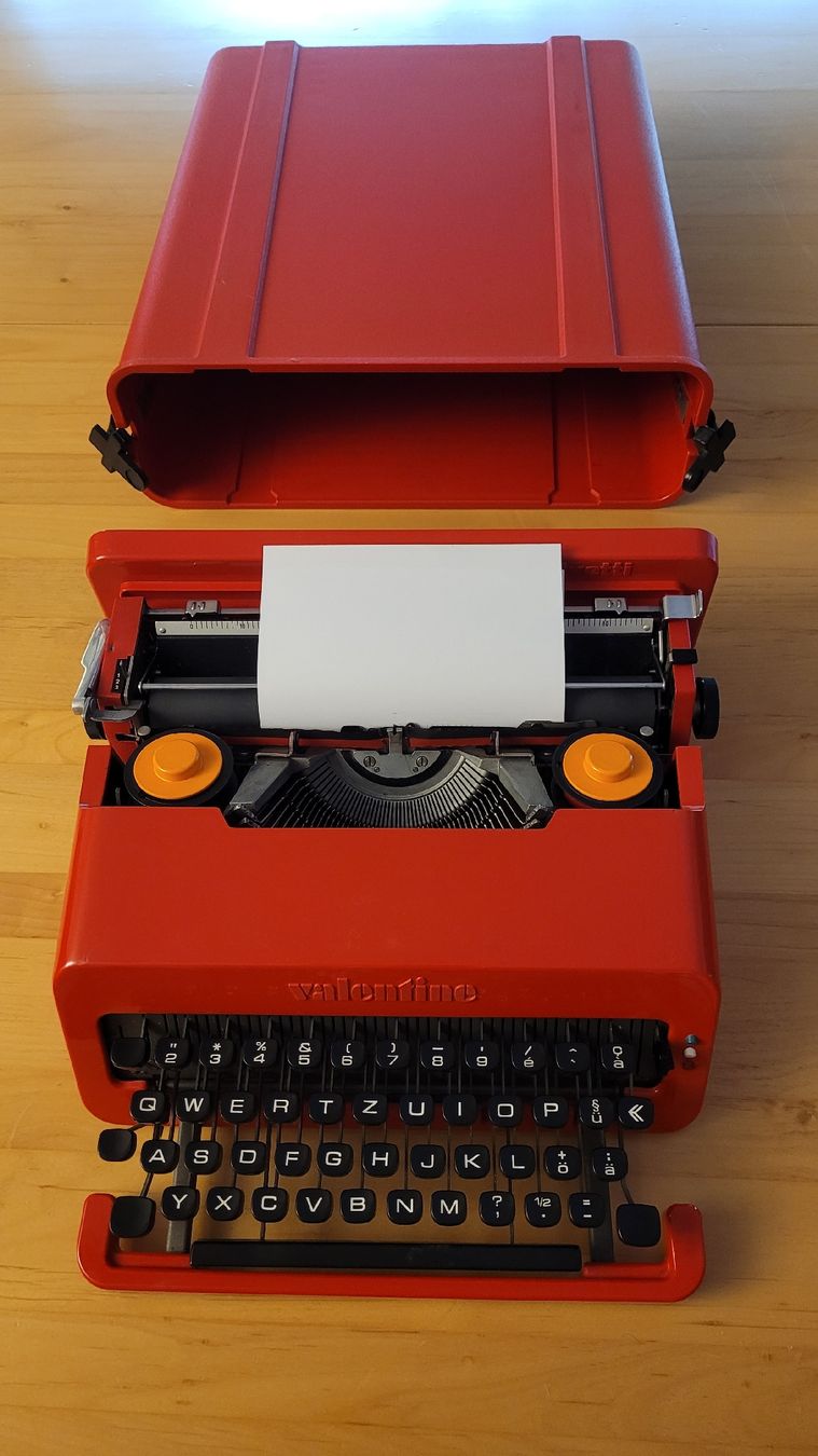 Olivetti Macchine da scrivere: OLIVETTI * VALENTINE * red Schreibmaschine 1969 – Usato da Gränichen venduto da Thesi123456