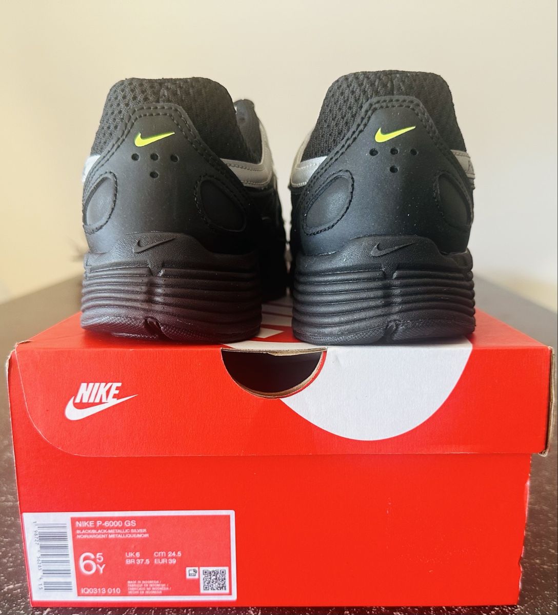 Nike Scarpe da uomo: Nike P-6000 Noir/argenté – Nuovo e nell'imballaggio originale da Biel/Bienne venduto da Akwawini 3