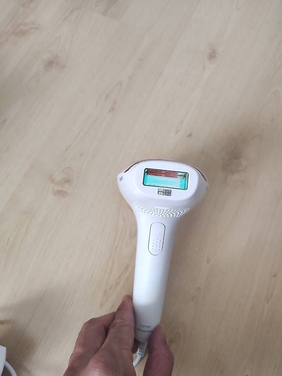 Epilatori: Philips Lumea Haarentfernung Gerät – Usato da Zofingen venduto da CM081 2