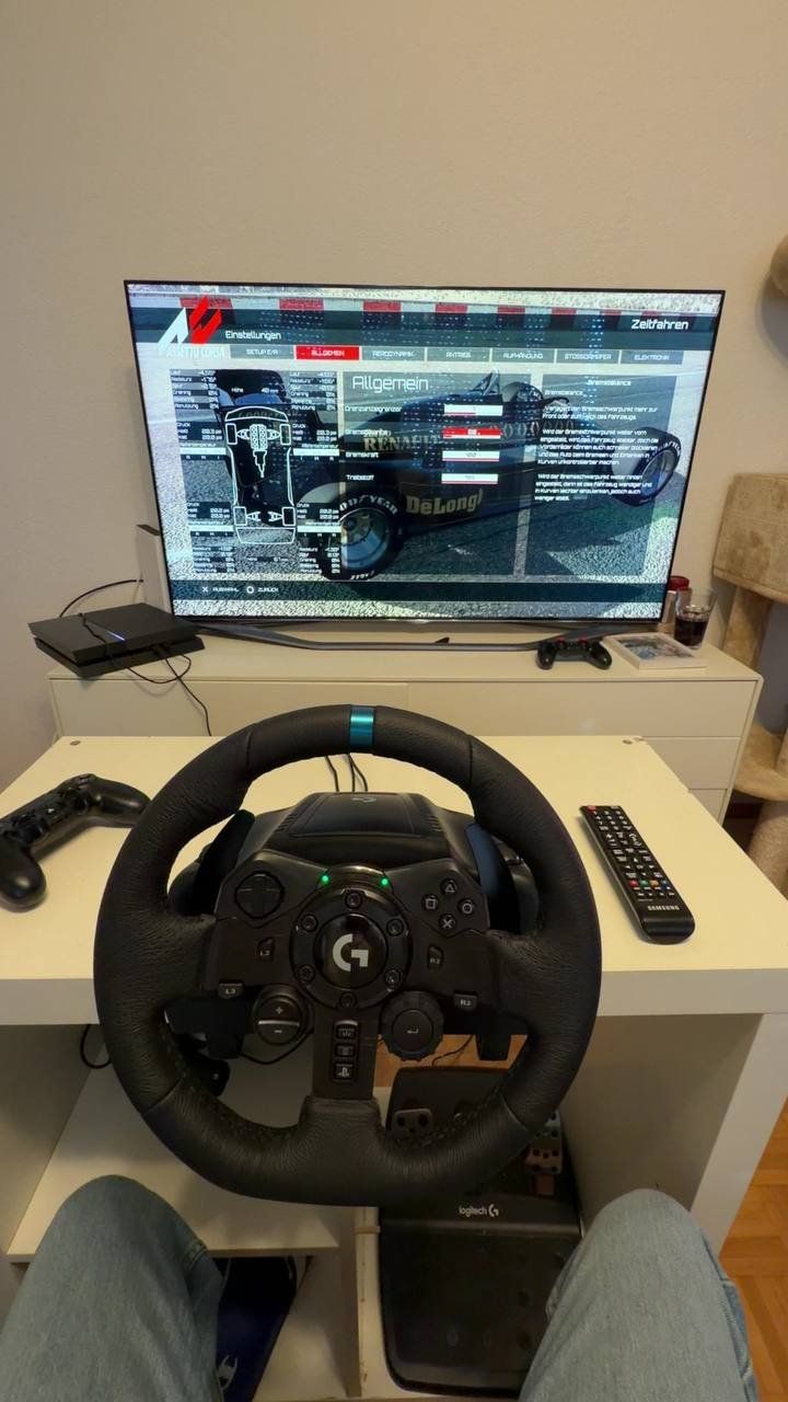 Logitech Controller: Logitech G923 Lenkrad und Pedale neuwertig – Nuovo (secondo la descrizione) da Oetwil am See venduto da nkul 2