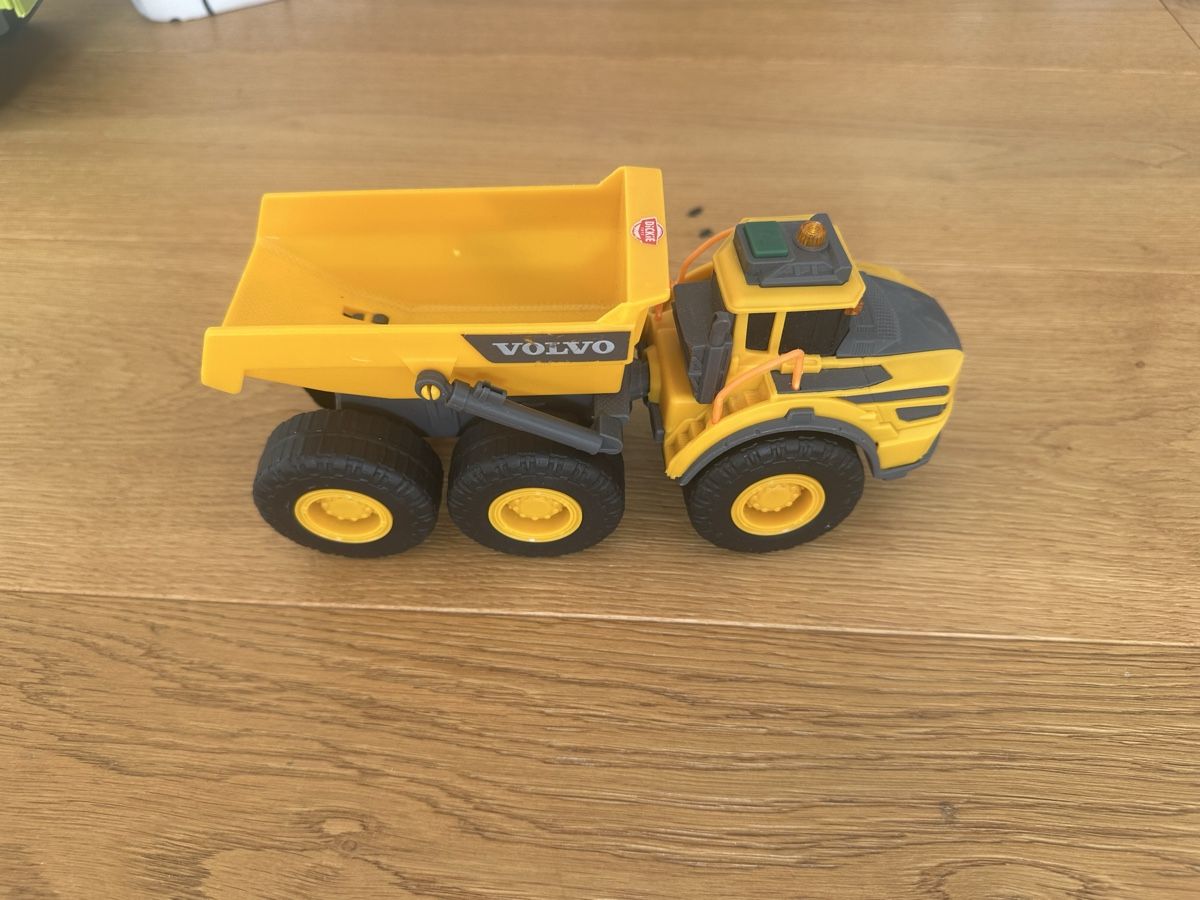 Giocattoli: Lastwagen mit Geräusch – Usato da Balgach venduto da deb_g59x