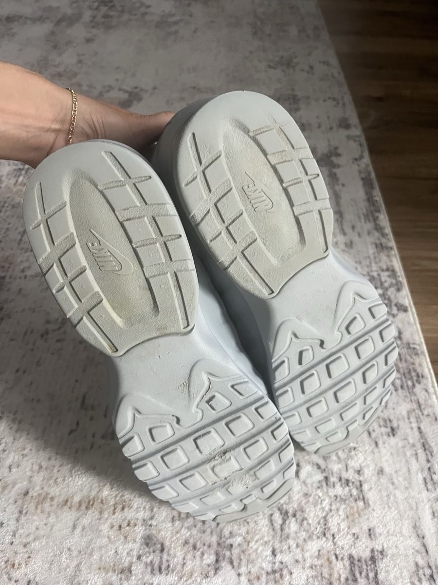 Nike Herrenschuhe: Nike Laufschuhe Grösse 44.5 – Gebraucht aus Zug von jla_h7zm 2