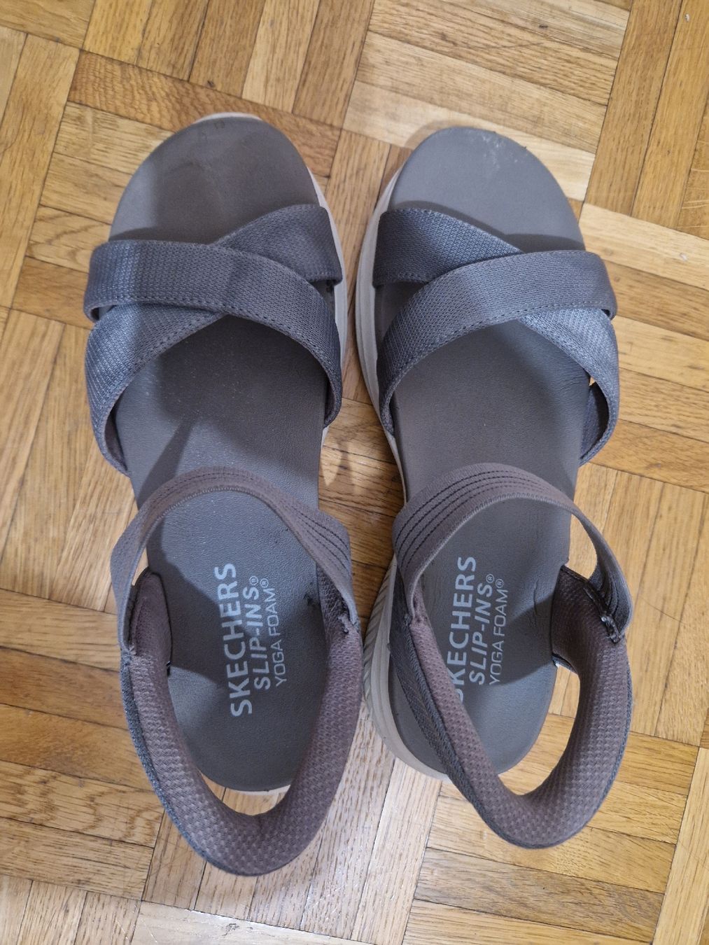 Skechers Damenschuhe: sandales skechers beiges 39 – Gebraucht aus Lausanne von nay_km7s