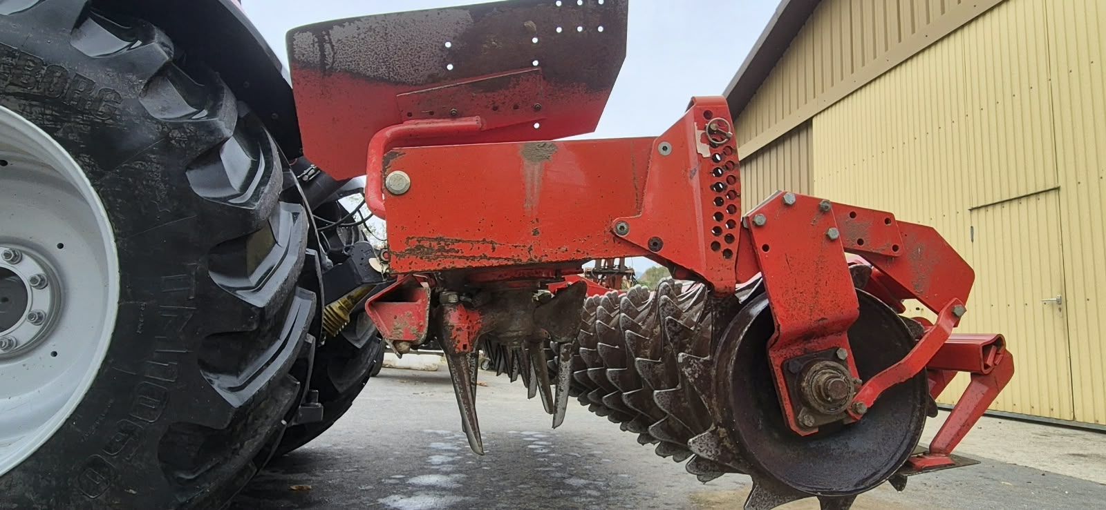 Lely Tutte le macchine: herse lely 4m – Usato da Bofflens venduto da misstigrise_98 1