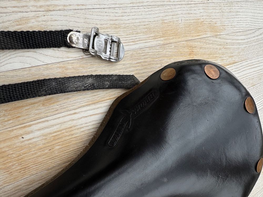 Selle Vélo Vintage Brooks Professional Select 1970 - Cuir Noir, Très Bon état, Pour Route Et Randonnée