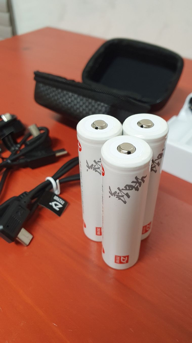 Zhiyun Supporti a parete: Zhiyun Crane 2 Gimbal – Nuovo (secondo la descrizione) da Schmerikon venduto da mike_96 9